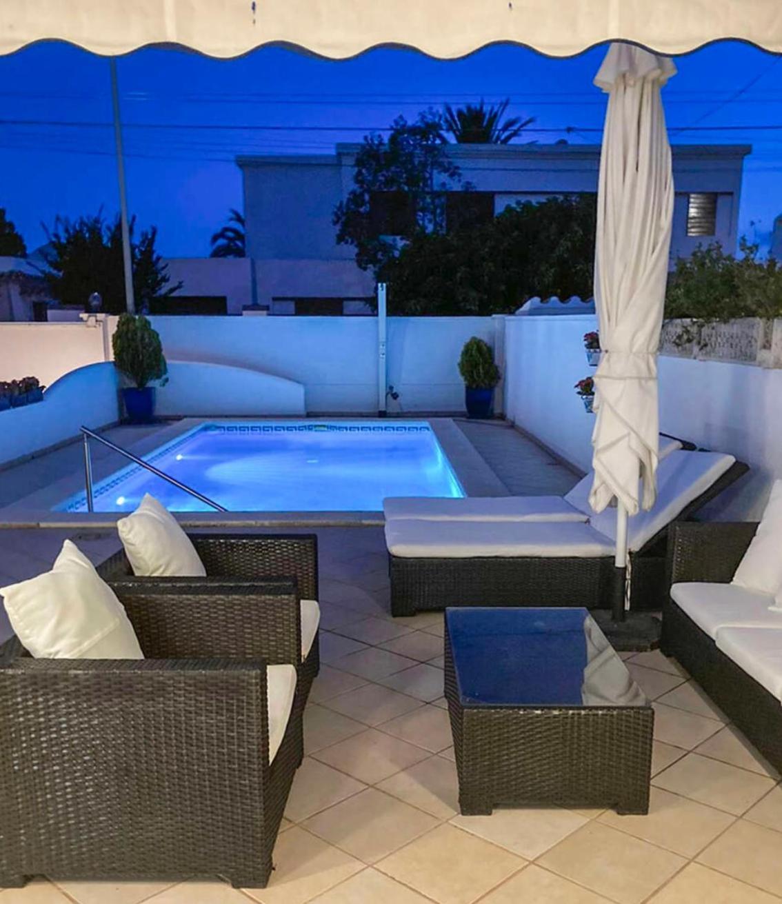 Charmante Villa Avec Piscine Dans Les Canaux Empuriabrava Buitenkant foto