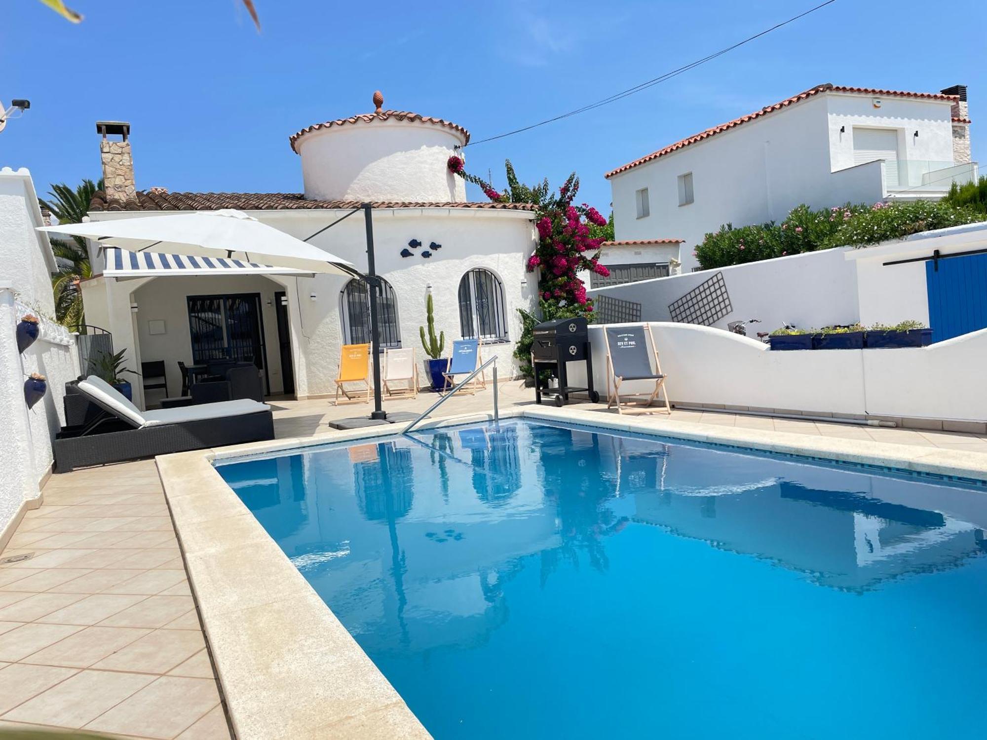 Charmante Villa Avec Piscine Dans Les Canaux Empuriabrava Buitenkant foto