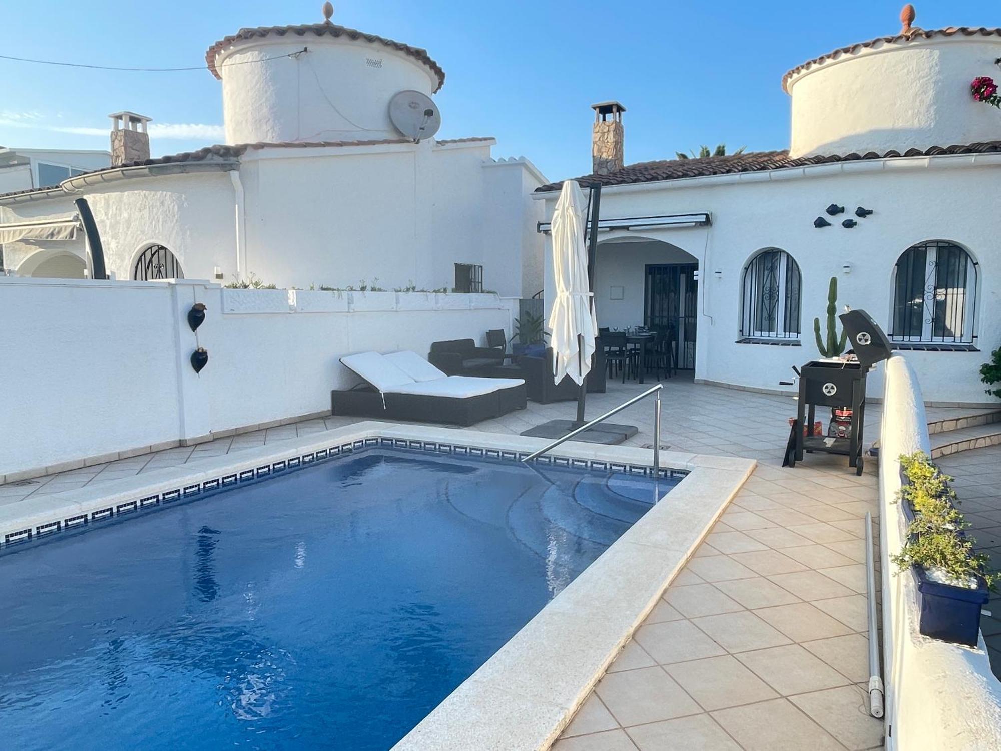 Charmante Villa Avec Piscine Dans Les Canaux Empuriabrava Buitenkant foto